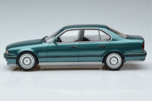 BMW M5 E34 Cecotto Edition Zaļš Otto 1:18 OT968 Sveķi — attēls 3 no 6