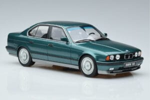 BMW M5 E34 Cecotto Edition Zaļš Otto 1:18 OT968 Sveķi — attēls 4 no 6