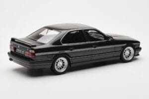BMW M5 E34 Hartge H5 V12 Diamond Melns Metallic Otto 1:18 OT362 Sveķi — attēls 2 no 6