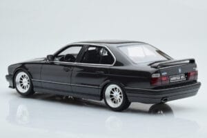 BMW M5 E34 Hartge Melns Otto 1:18 OT362B Sveķi — attēls 4 no 6