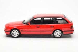 BMW M5 E34 Touring Sarkans Otto 1:18 OT951 Sveķi — attēls 3 no 6