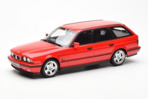 BMW M5 E34 Touring Sarkans Otto 1:18
