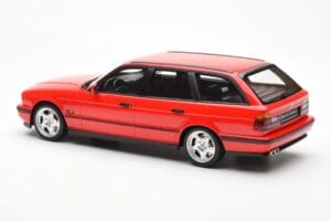 BMW M5 E34 Touring Sarkans Otto 1:18 OT951 Sveķi — attēls 5 no 6