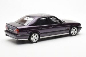 BMW M5 E34 Violets Otto 1:18 OT106 Sveķi — attēls 2 no 6