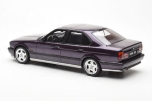 BMW M5 E34 Violets Otto 1:18 OT106 Sveķi — attēls 5 no 6