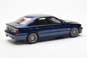 BMW M5 E39 Avus Blue Paint Issue Otto 1:18 OT070 Sveķi — attēls 2 no 6