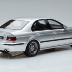 BMW M5 E39 Sudrabs Otto 1:18 - image 2 of 7