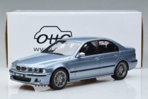 BMW M5 E39 Silverwater Zils Otto 1:18 OT554 Sveķi — attēls 6 no 6