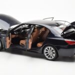 BMW M5 E60 Carbon Melns Kyosho 1:18 - image 5 of 8