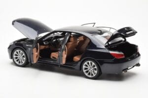 BMW M5 E60 Carbon Melns Kyosho 1:18 08593BK Metāls — attēls 5 no 8