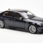 BMW M5 E60 Carbon Melns Kyosho 1:18 - image 6 of 8