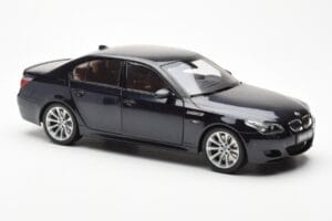 BMW M5 E60 Carbon Melns Kyosho 1:18 08593BK Metāls — attēls 6 no 8