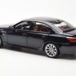 BMW M5 E60 Carbon Melns Kyosho 1:18 - image 7 of 8