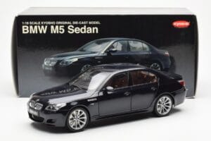 BMW M5 E60 Carbon Melns Kyosho 1:18 08593BK Metāls — attēls 8 no 8