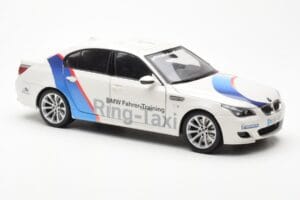 BMW M5 E60 Ring Taxi Nurburgring Kyosho 1:18 08593RT Metāls — attēls 6 no 8