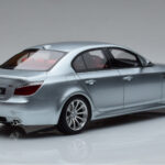 BMW M5 E60 Sudrabs Otto 1:18 - image 2 of 6