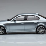 BMW M5 E60 Sudrabs Otto 1:18 - image 3 of 6