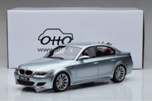 BMW M5 E60 Sudrabs Otto 1:18 OT426 Sveķi — attēls 6 no 6