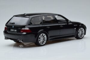 BMW M5 E61 Touring Melns Otto 1:18 OT1020 Sveķi — attēls 2 no 6