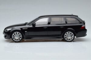 BMW M5 E61 Touring Melns Otto 1:18 OT1020 Sveķi — attēls 3 no 6