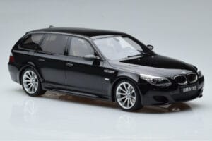 BMW M5 E61 Touring Melns Otto 1:18 OT1020 Sveķi — attēls 4 no 6