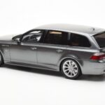 BMW M5 E61 Touring Pelēks Otto 1:18 - image 5 of 6