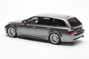 BMW M5 E61 Touring Pelēks Otto 1:18 OT189 Sveķi — attēls 5 no 6