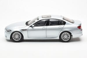BMW M5 F10 Silverstone Sudrabs Paragon 1:18 80432186353 Metāls — attēls 4 no 8