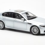 BMW M5 F10 Silverstone Sudrabs Paragon 1:18 - image 6 of 8
