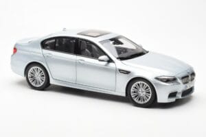 BMW M5 F10 Silverstone Sudrabs Paragon 1:18 80432186353 Metāls — attēls 6 no 8