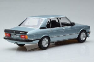 BMW M535i E12 Zils Norev 1:18 183269 Metāls — attēls 2 no 6