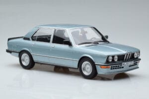 BMW M535i E12 Zils Norev 1:18 183269 Metāls — attēls 4 no 6