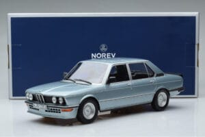 BMW M535i E12 Zils Norev 1:18 183269 Metāls — attēls 6 no 6