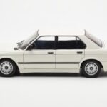 BMW M535i E28 Alpine Balts AUTOart 1:18 - image 4 of 10