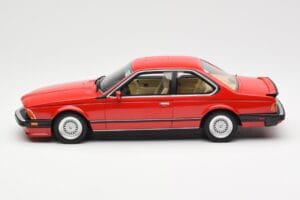 BMW M635 CSi E24 Henna Sarkans Otto 1:18 OT1018 Sveķi — attēls 3 no 6