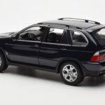 BMW X5 4.4i E53 Tumši Zils Kyosho 1:18 - image 7 of 8