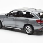 BMW X5 F15 Space Pelēks Paragon 1:18 - image 7 of 8