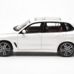 BMW X5 G05 Balts Paragon 1:18 - image 4 of 8