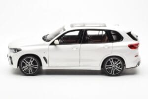 BMW X5 G05 Balts Paragon 1:18 80432450996 Metāls — attēls 4 no 8