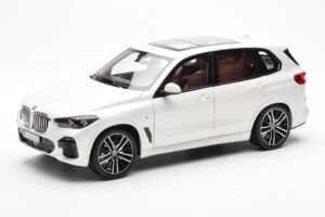 BMW X5 G05 Balts Paragon 1:18