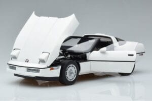 Chevrolet Corvette C4 Balts AUTOart 1:18 71243 Metāls — attēls 2 no 8