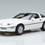 Chevrolet Corvette C4 Balts AUTOart 1:18 71243 Metāls