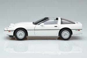 Chevrolet Corvette C4 Balts AUTOart 1:18 71243 Metāls — attēls 4 no 8