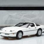 Chevrolet Corvette C4 Balts AUTOart 1:18 71243 Metāls - image 8 of 8