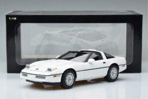 Chevrolet Corvette C4 Balts AUTOart 1:18 71243 Metāls — attēls 8 no 8