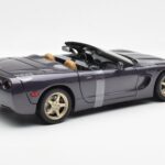 Chevrolet Corvette C5 Kabriolets Violets Perlamutra Metaliks UT Models 1:18 - image 2 of 6