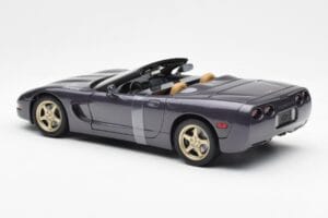 Chevrolet Corvette C5 Kabriolets Violets Perlamutra Metaliks UT Models 1:18 21010 Metāls — attēls 5 no 6