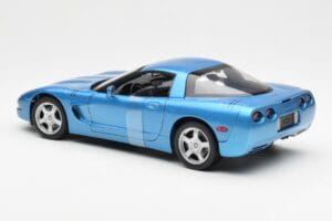 Chevrolet Corvette C5 Zils Metaliks UT Models 1:18 21004 Metāls — attēls 5 no 6