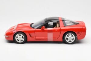 Chevrolet Corvette C5 Hardtop Sarkans UT Models 1:18 21041 Metāls — attēls 3 no 6
