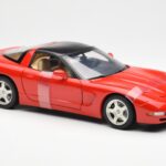 Chevrolet Corvette C5 Hardtop Sarkans UT Models 1:18 - image 4 of 6